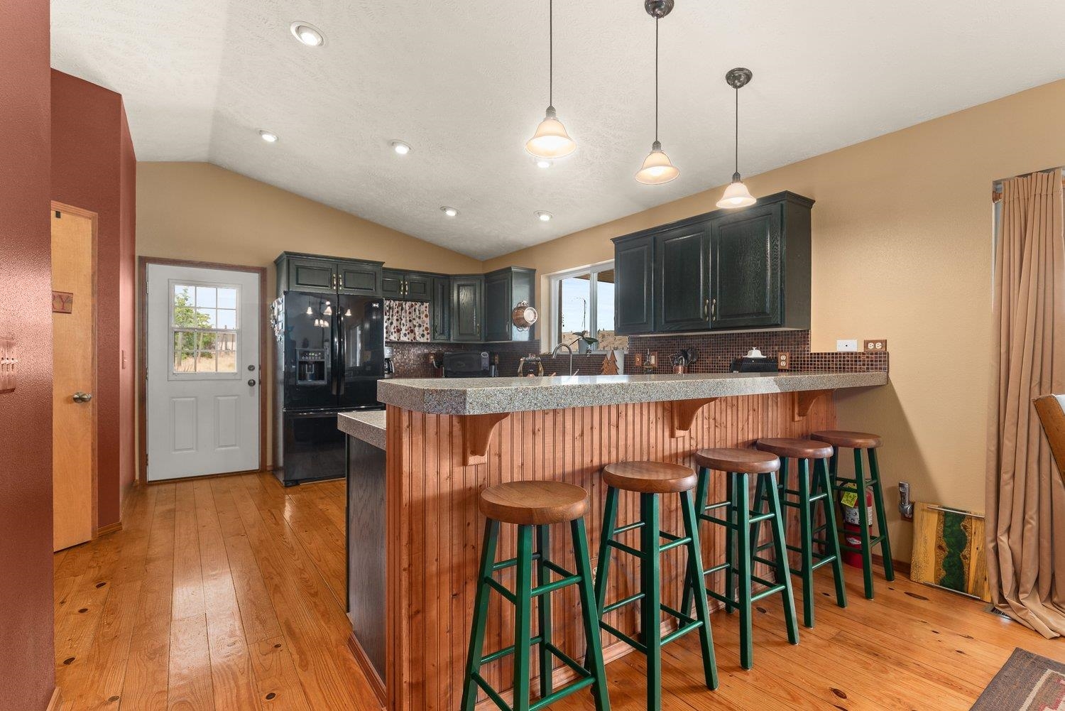 38360 Cayuse Cove Road East Davenport, WA 99122 - Photo 11 of 50