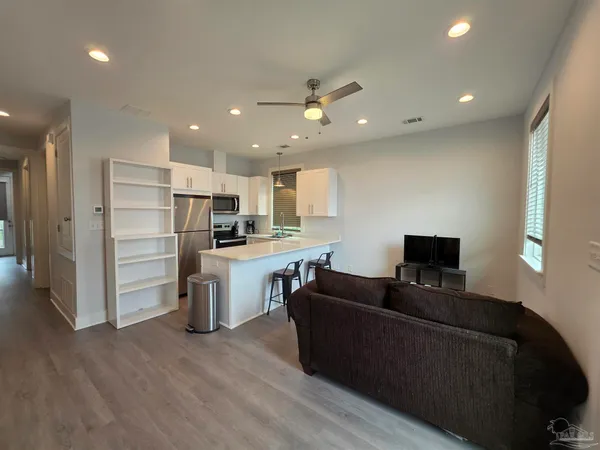 $2,450 | 379 South Clubbs Street, Unit A, Pensacola, FL 32502