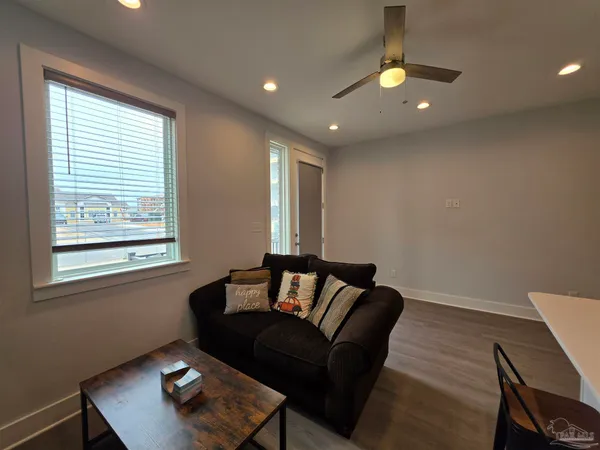 $2,450 | 379 South Clubbs Street, Unit A, Pensacola, FL 32502