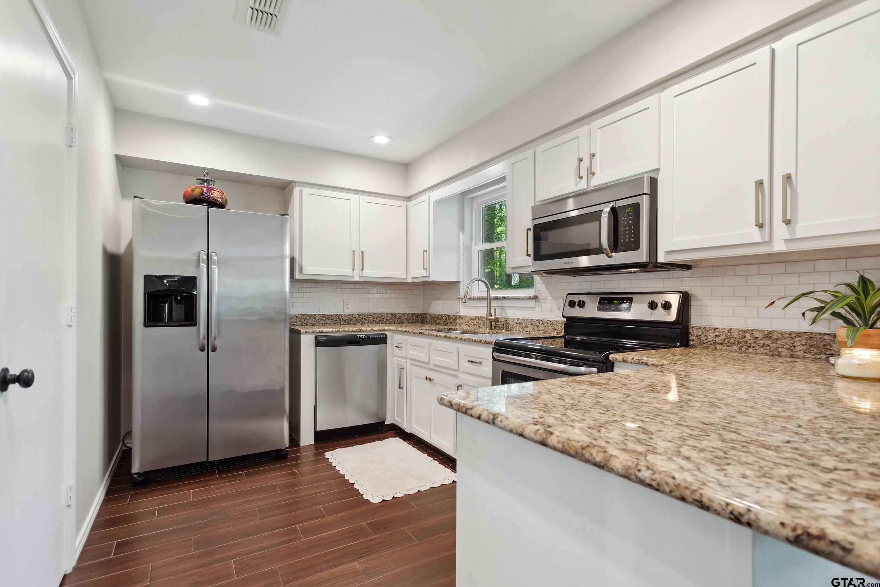 1625 Pineview Lane Hideaway, TX 75771 - Photo 18 of 37