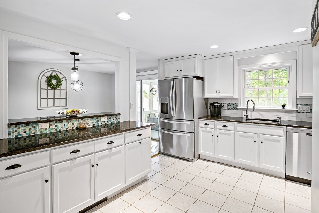 27 Fairview Road, Unit 27 Framingham, MA 01702 - Photo 5 of 21 Gallery Image 5