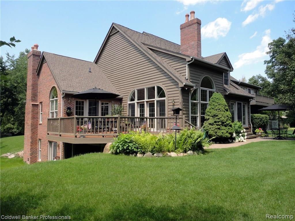 9150 Fox Hollow Road Clarkston, MI 48348 - Photo 2 of 58 Stunning grounds!