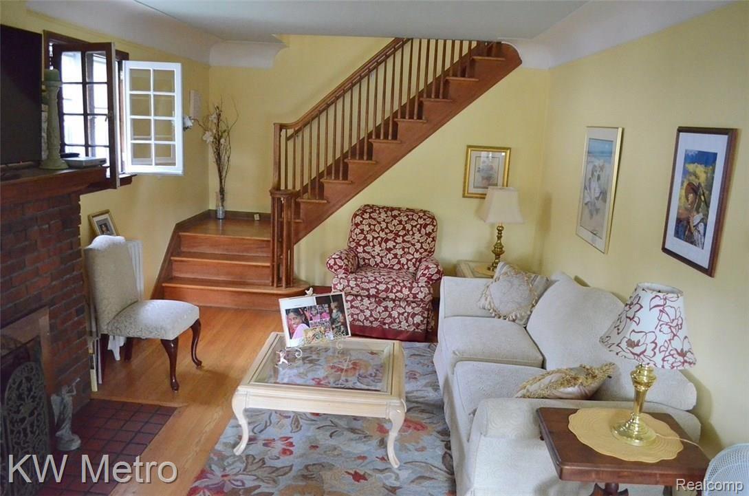 1608 Cambridge Road Berkley, MI 48072 - Photo 5 of 16 DSC_5154 - Copy.jpg