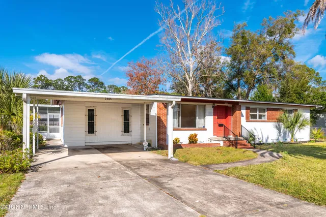 front view of house with a yard