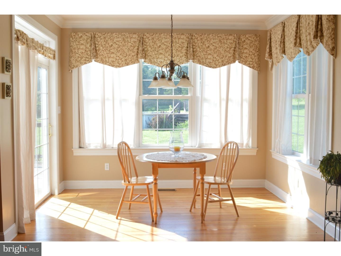 26 Wulaton Road Kintnersville, PA 18930 - Photo 11 of 25 Breakfast Room