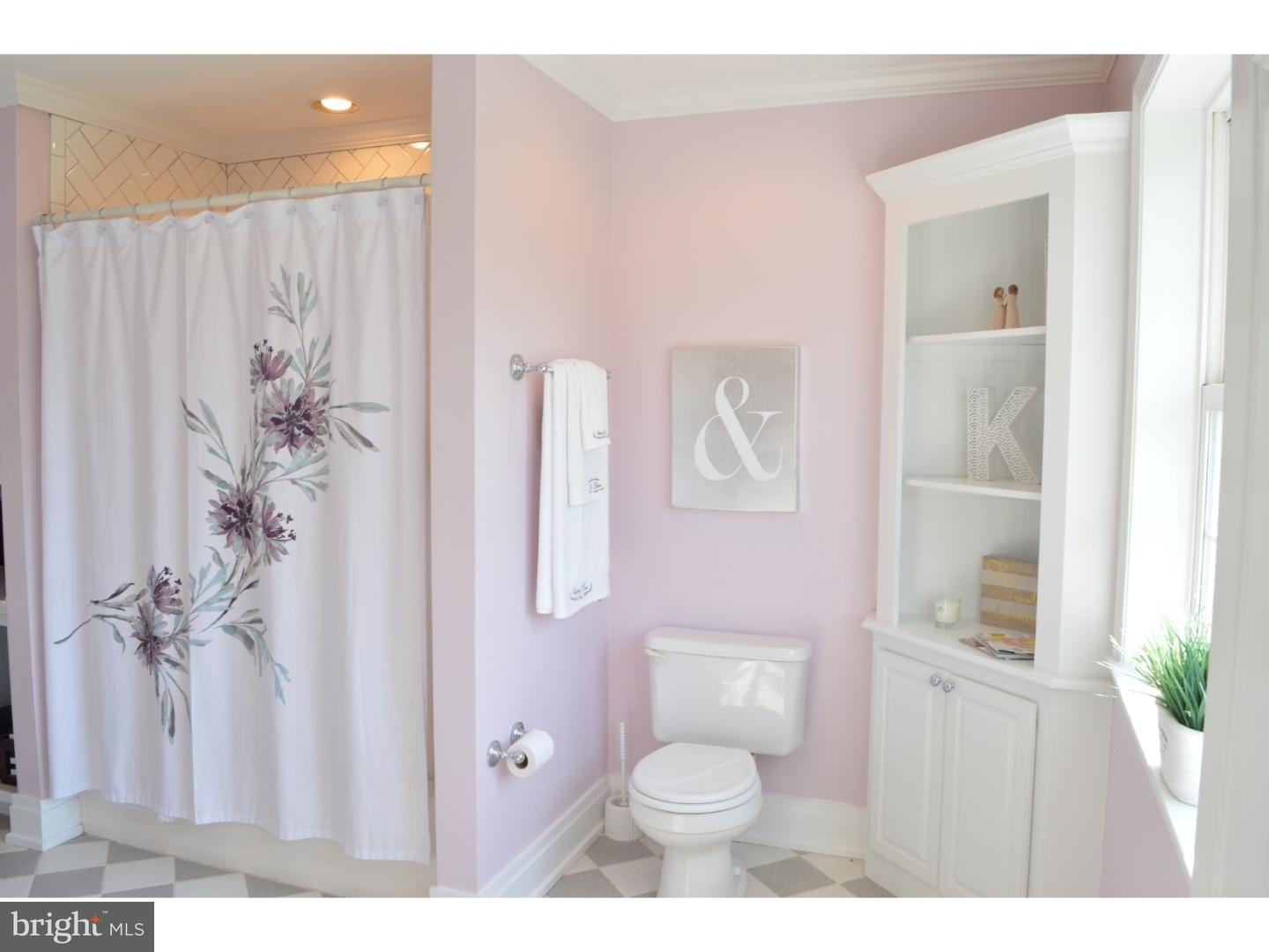 26 Wulaton Road Kintnersville, PA 18930 - Photo 21 of 25 Bathroom