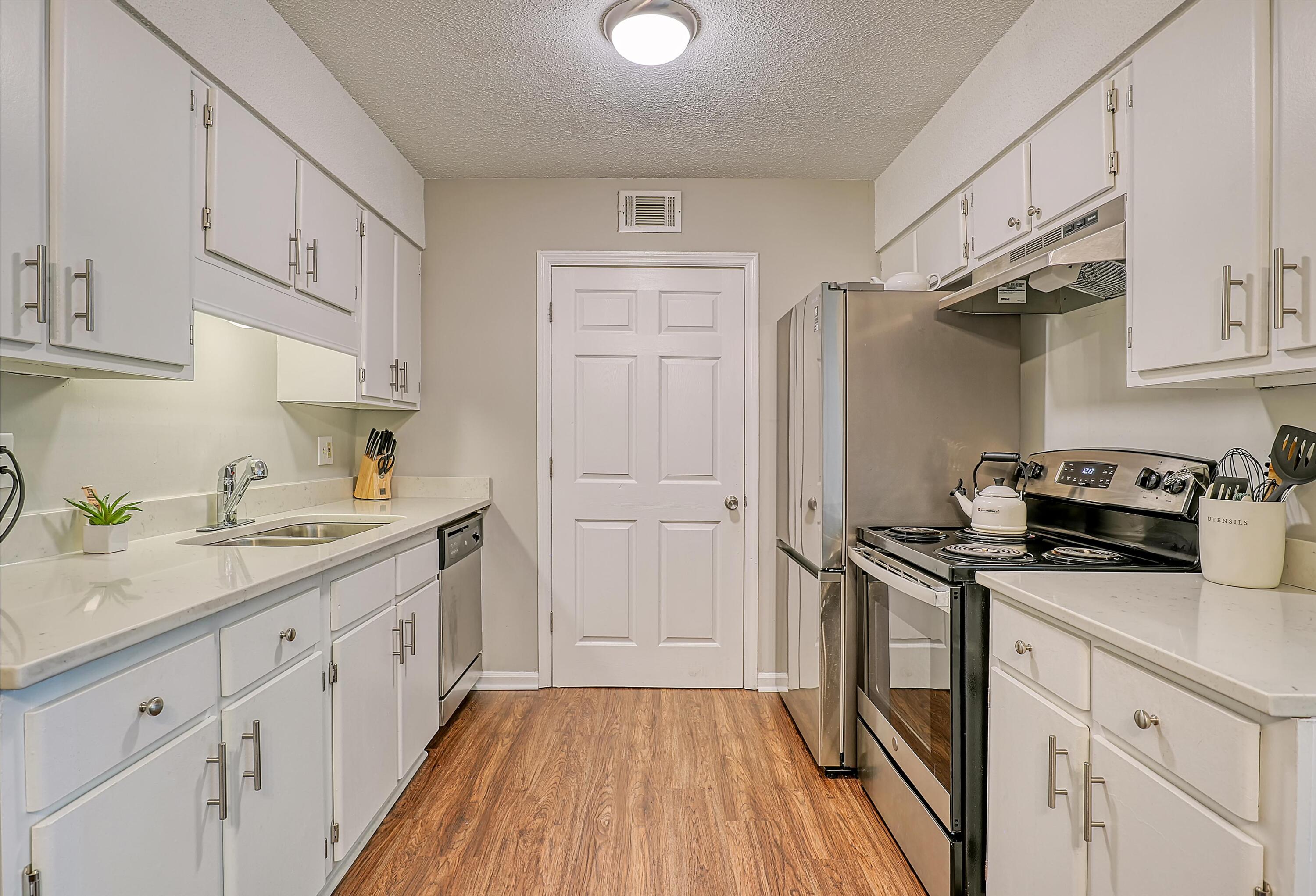 1402 Camp Road, Unit 4E Charleston, SC 29412 - Photo 7 of 31 1402 Camp Rd 4E