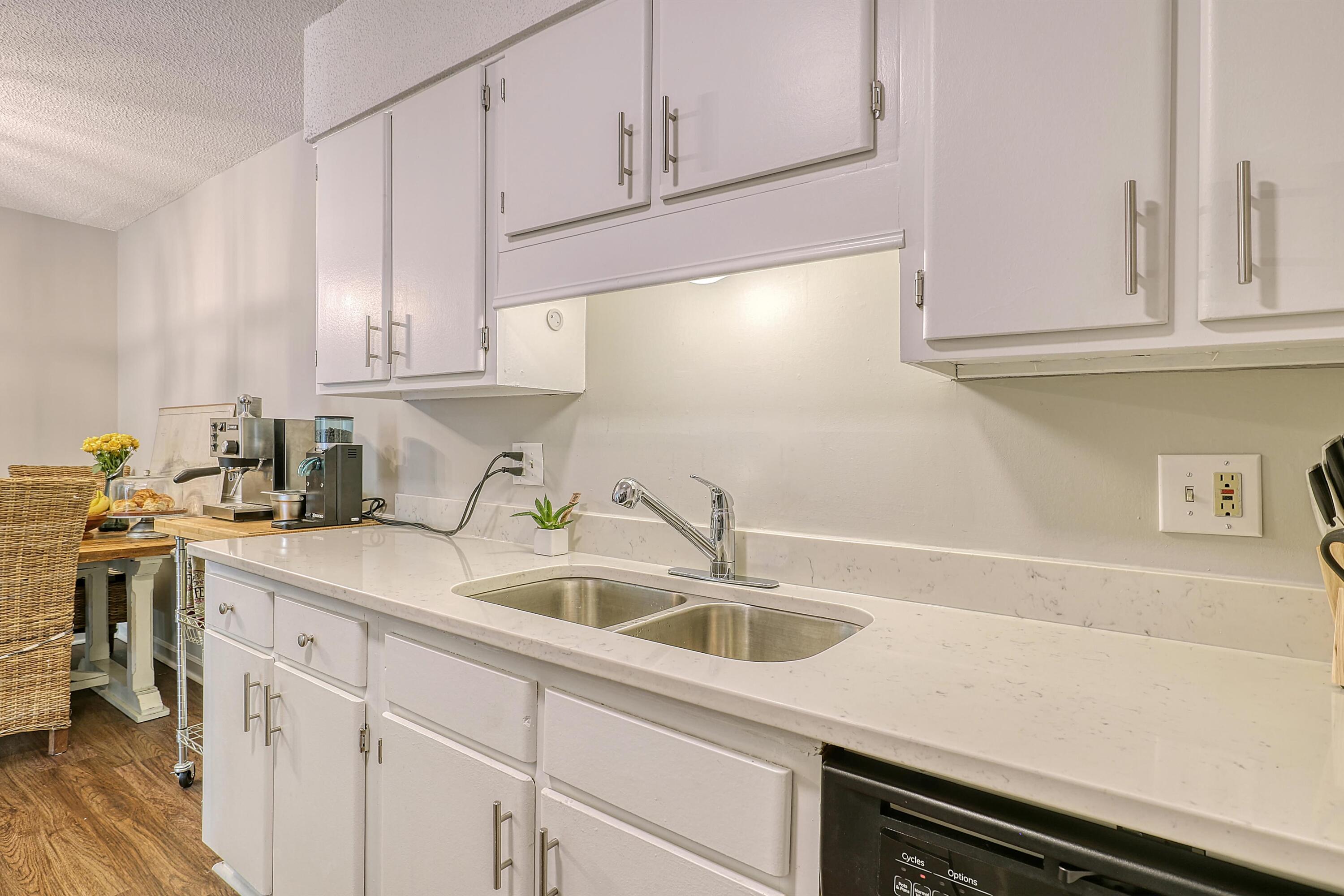 1402 Camp Road, Unit 4E Charleston, SC 29412 - Photo 8 of 31 1402 Camp Rd 4E