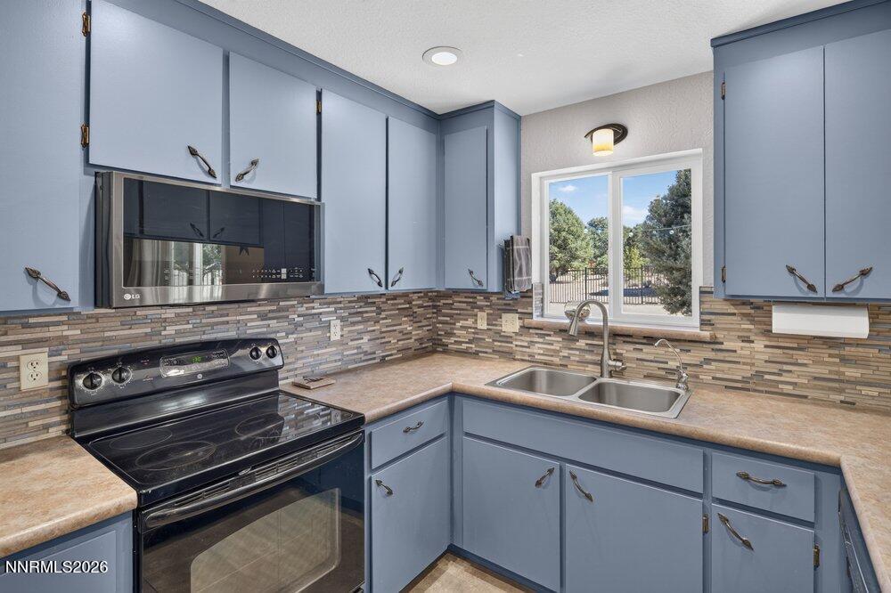 2291 Empire Road Reno, NV 89521 - Photo 15 of 40 kitchen2