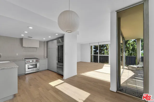 $4,500 | 4455 Los Feliz Boulevard, Unit 407, Los Angeles, CA 90027