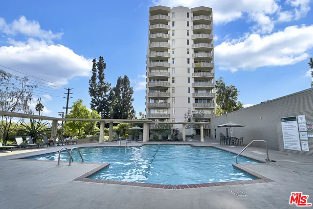 $4,500 | 4455 Los Feliz Boulevard, Unit 407, Los Angeles, CA 90027