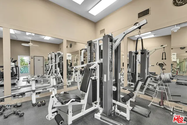 $4,500 | 4455 Los Feliz Boulevard, Unit 407, Los Angeles, CA 90027