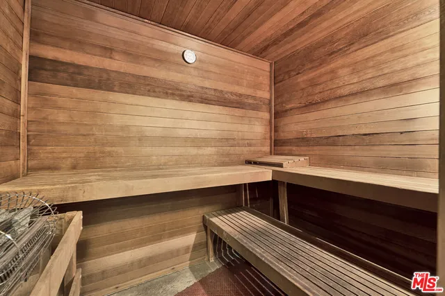 $4,500 | 4455 Los Feliz Boulevard, Unit 407, Los Angeles, CA 90027