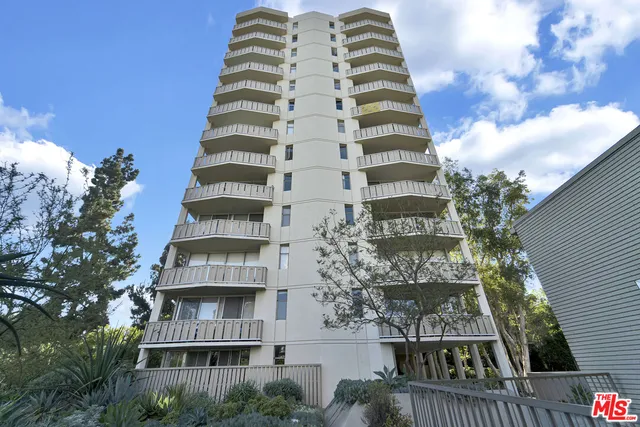$4,500 | 4455 Los Feliz Boulevard, Unit 407, Los Angeles, CA 90027