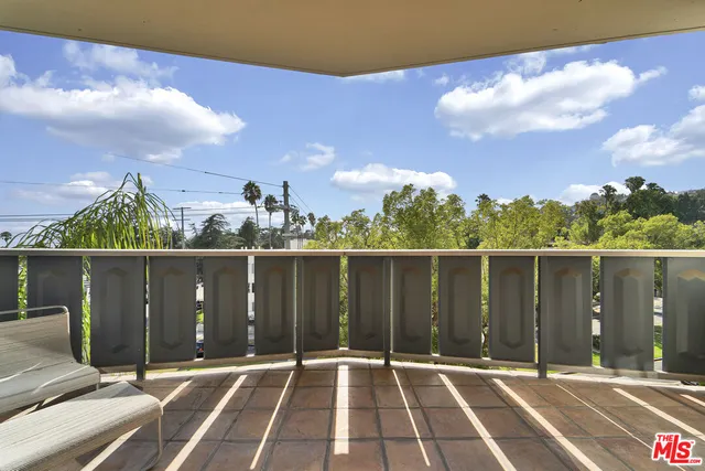 $4,500 | 4455 Los Feliz Boulevard, Unit 407, Los Angeles, CA 90027