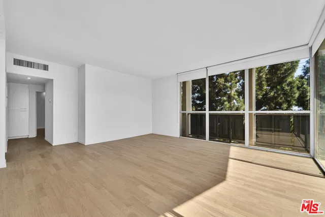 $4,500 | 4455 Los Feliz Boulevard, Unit 407, Los Angeles, CA 90027