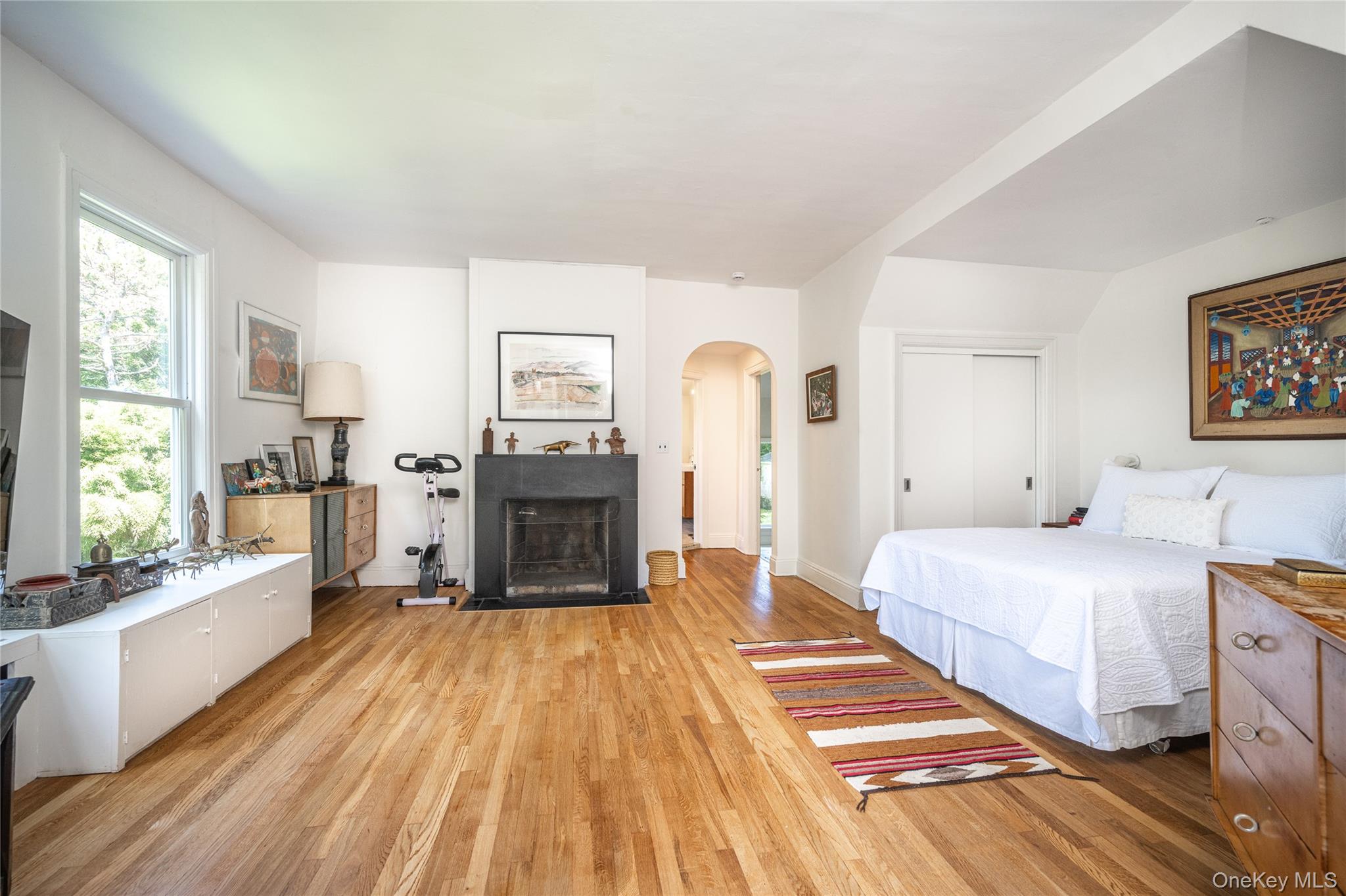 344 Sprain Road Scarsdale, NY 10583 - Photo 26 of 48 Primary Bedroom