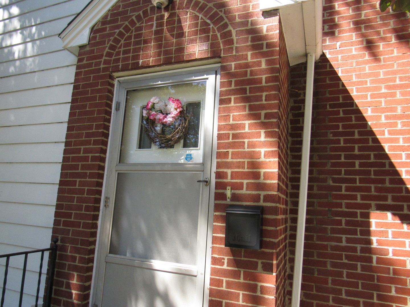 601 West Main Street Clinton, IL 61727 - Photo 2 of 4 a view of a door of the house