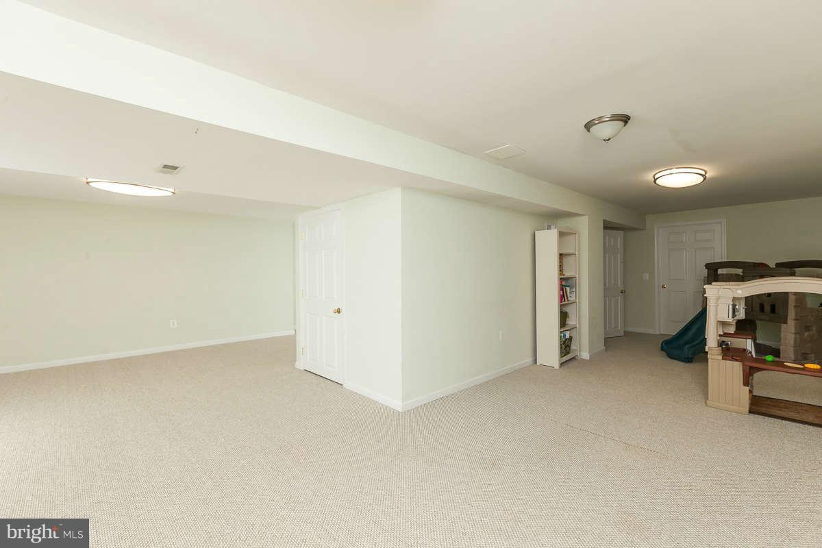 8596 Trail View Drive Ellicott City, MD 21043 - Photo 24 of 29 a view of empty room