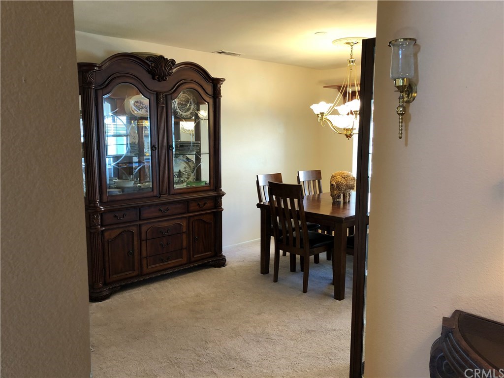 946 Cheyenne Road Corona, CA 92878 - Photo 5 of 28 Gallery Image 5