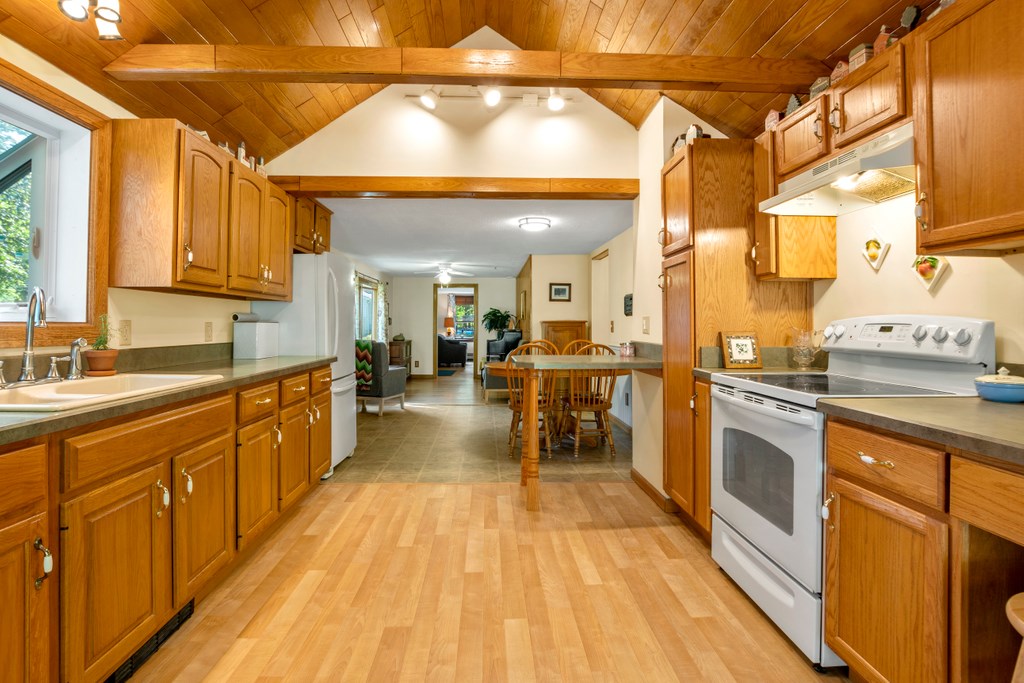 359 Rockland Road Scituate, RI 02857 - Photo 8 of 33