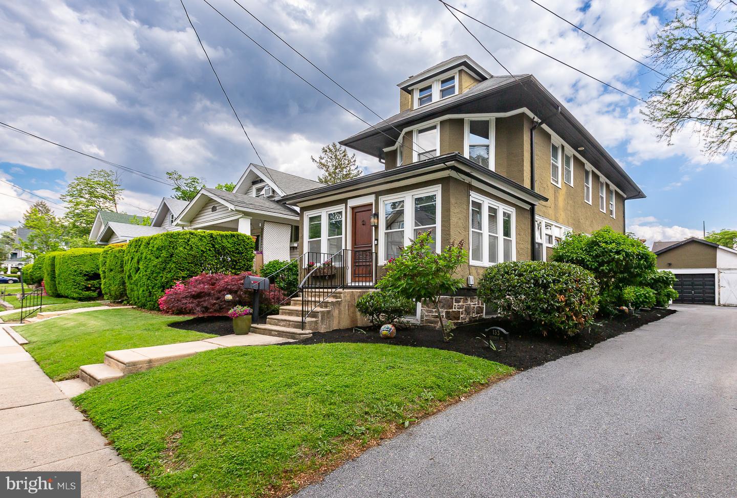 133 Kathmere Road Havertown, PA 19083 - Photo 2 of 45 a front view of a house with garden