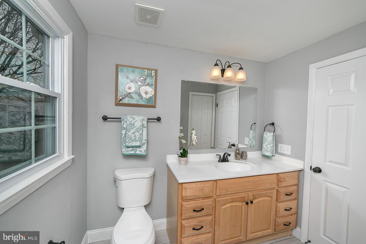 4708 Ebenezer Road Baltimore, MD 21236 - Photo 22 of 30 Hall Bath