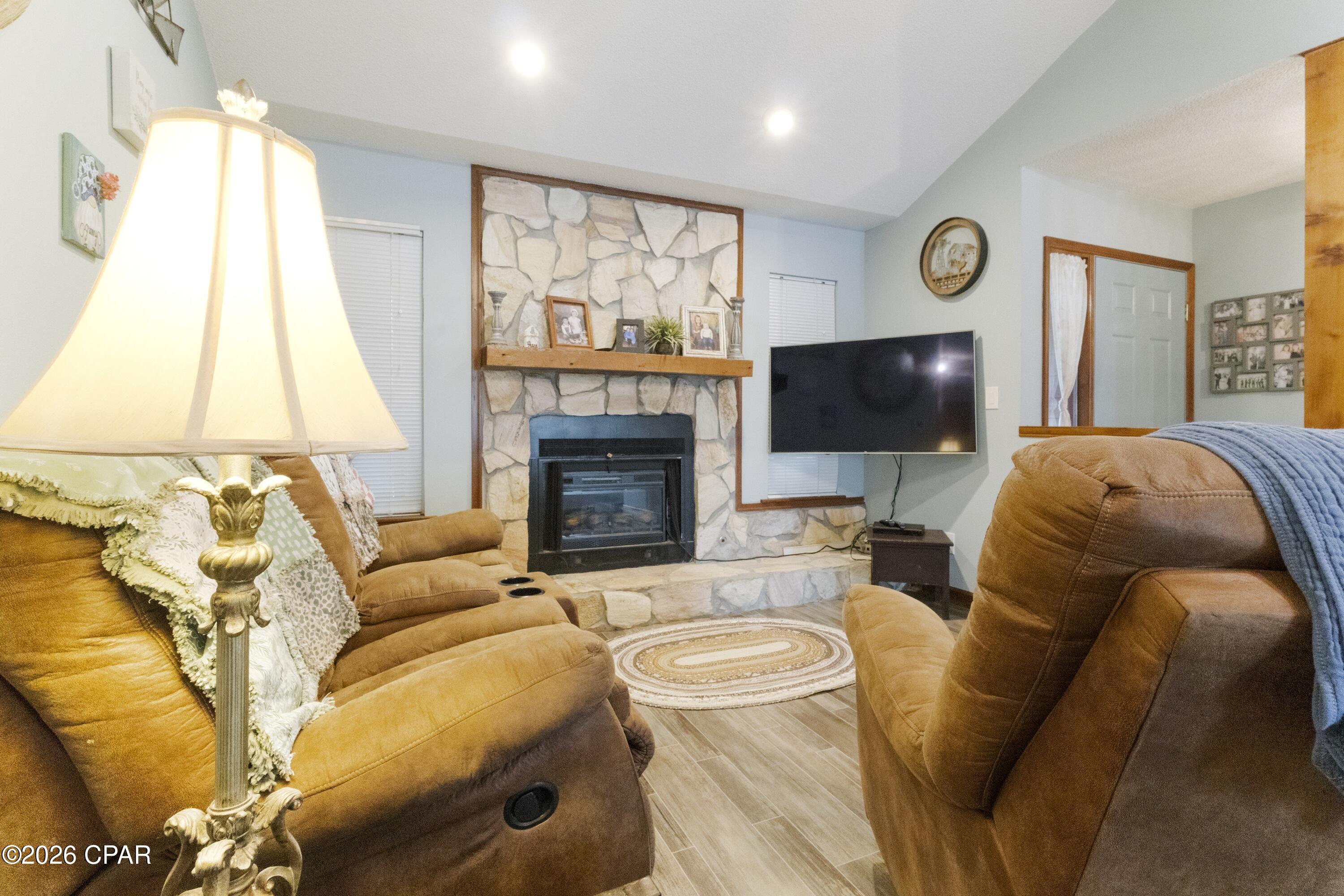 2924 Paradise Lakes Road Chipley, FL 32428 - Photo 4 of 25 Gallery Image 4