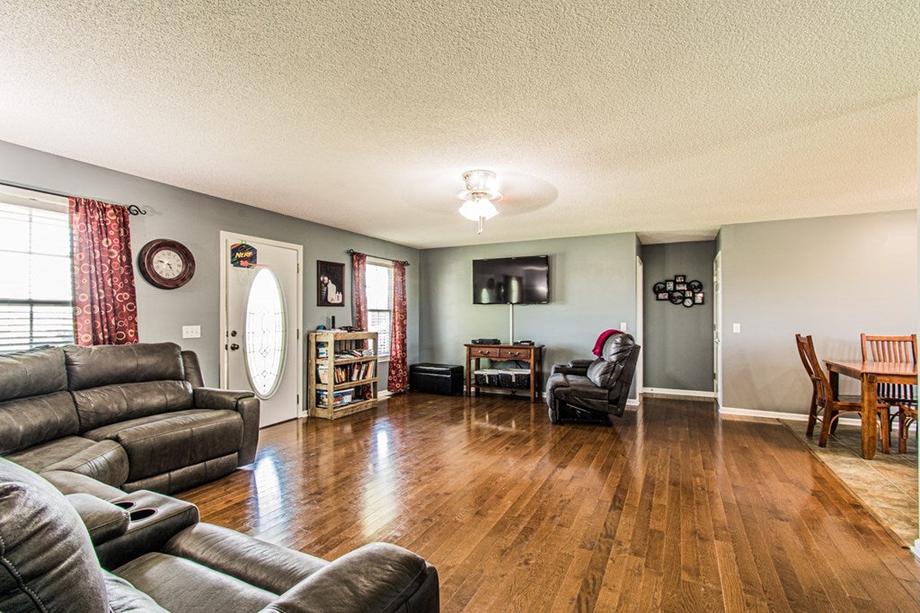 6858 Edmonton Road Glasgow, KY 42141 - Photo 15 of 43 Gallery Image 15