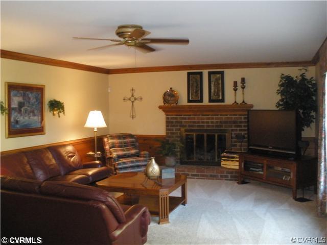 2701 Castle Hill Road Midlothian, VA 23113 - Photo 5 of 12 Living Room