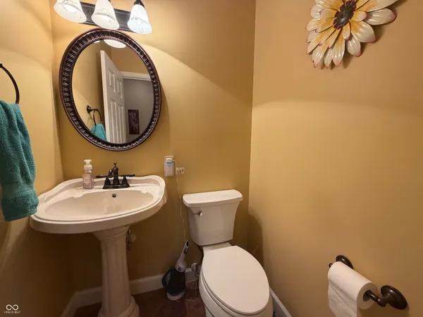$343,000 | 1131 Tonya Drive, Clinton, IN 47842