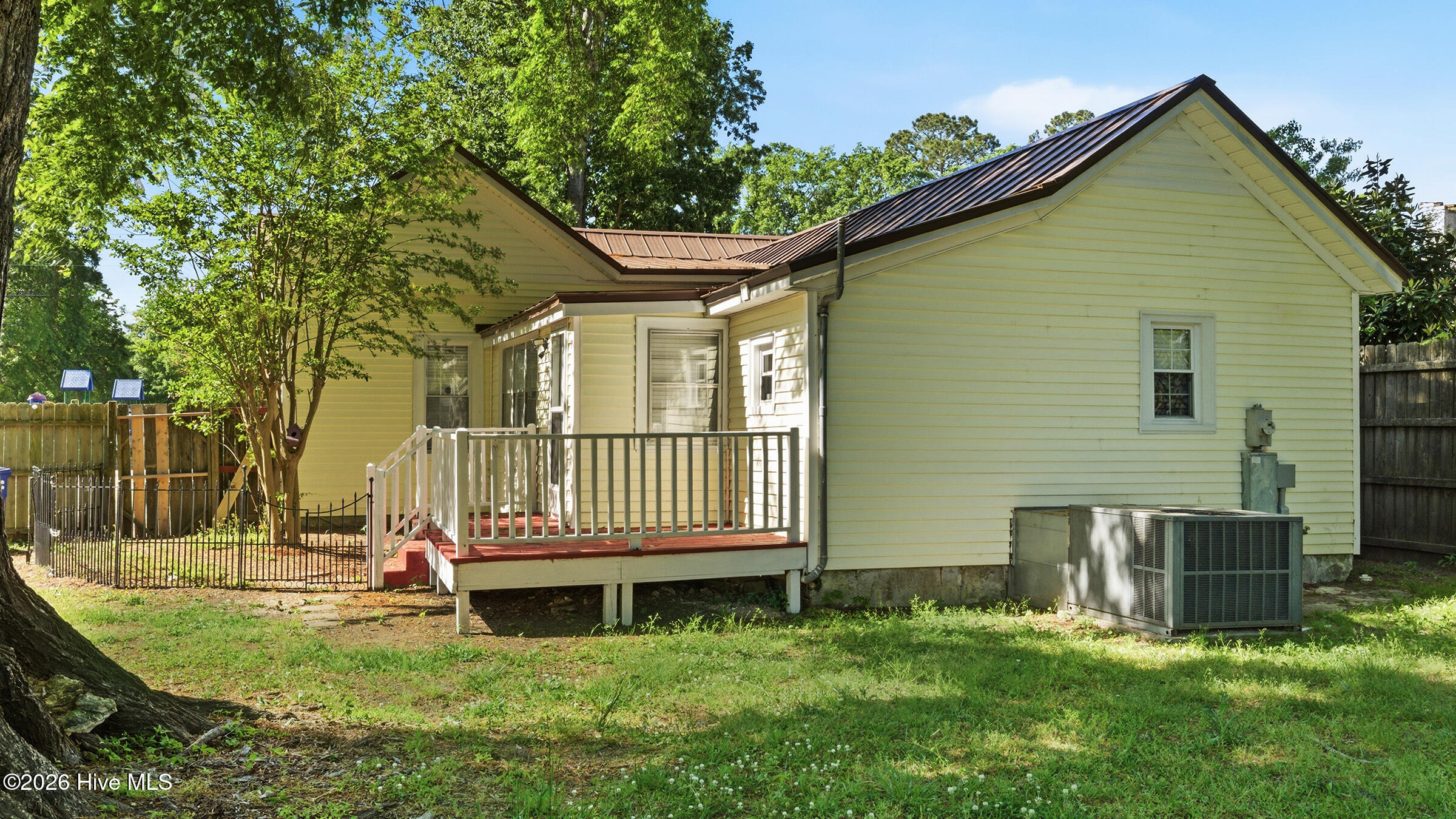 465 West 3rd Street Ayden, NC 28513 - Photo 4 of 42 465 Third St-8a