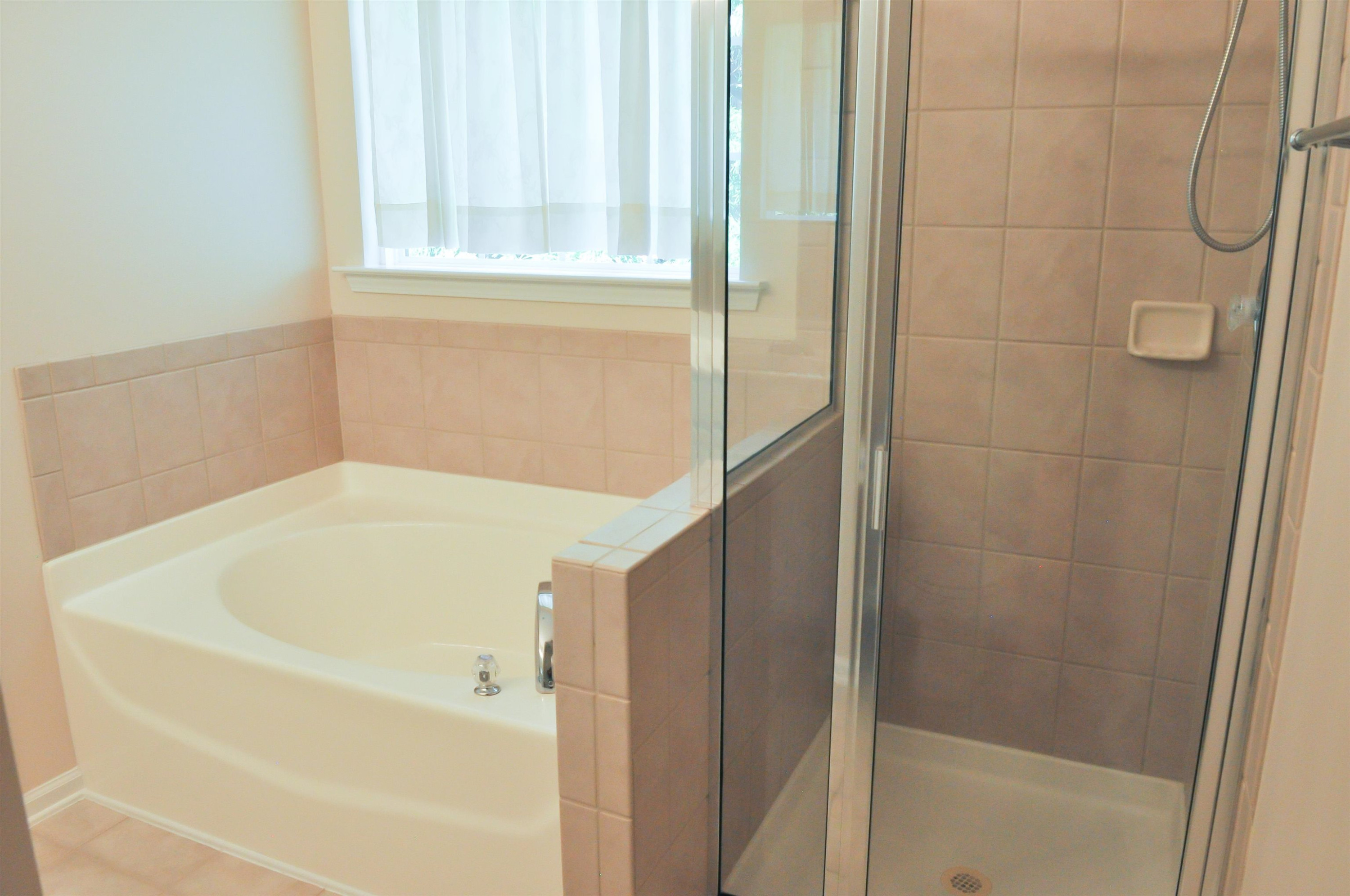 5918 Chivalry Court Raleigh, NC 27612 - Photo 23 of 37 Owners Bathroom