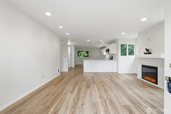 $330,000 | 4404 Terrace Drive, Unit 8, Everett, WA 98203