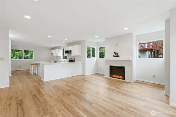 $330,000 | 4404 Terrace Drive, Unit 8, Everett, WA 98203