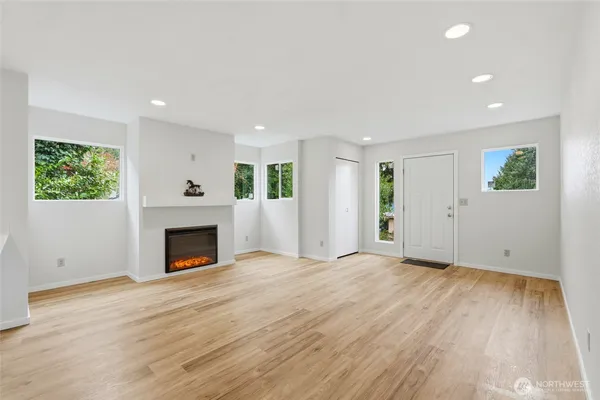 $330,000 | 4404 Terrace Drive, Unit 8, Everett, WA 98203