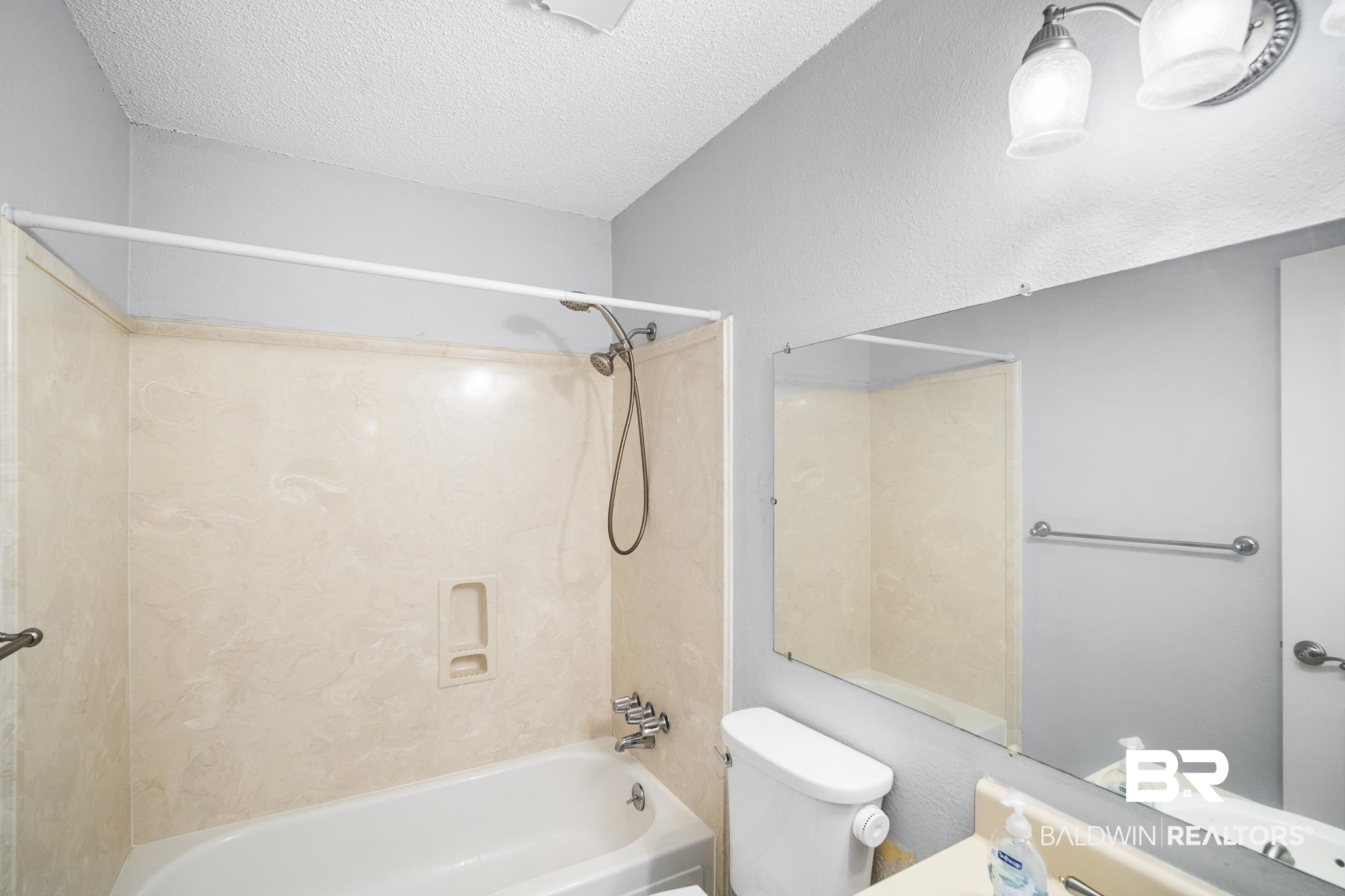 4017 Cottage Hill Road, Unit 68 Mobile, AL 36609 - Photo 19 of 36 Guest Bathroom