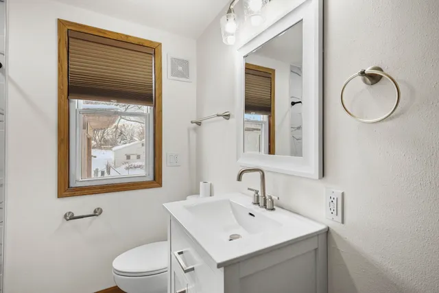 $274,900 | 2221 Kellogg Avenue, Janesville, WI 53546