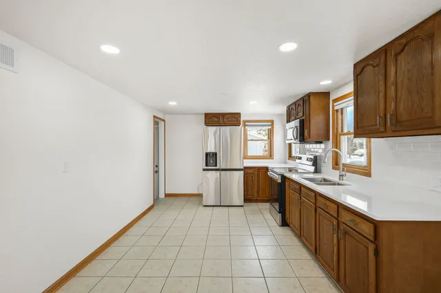 $274,900 | 2221 Kellogg Avenue, Janesville, WI 53546