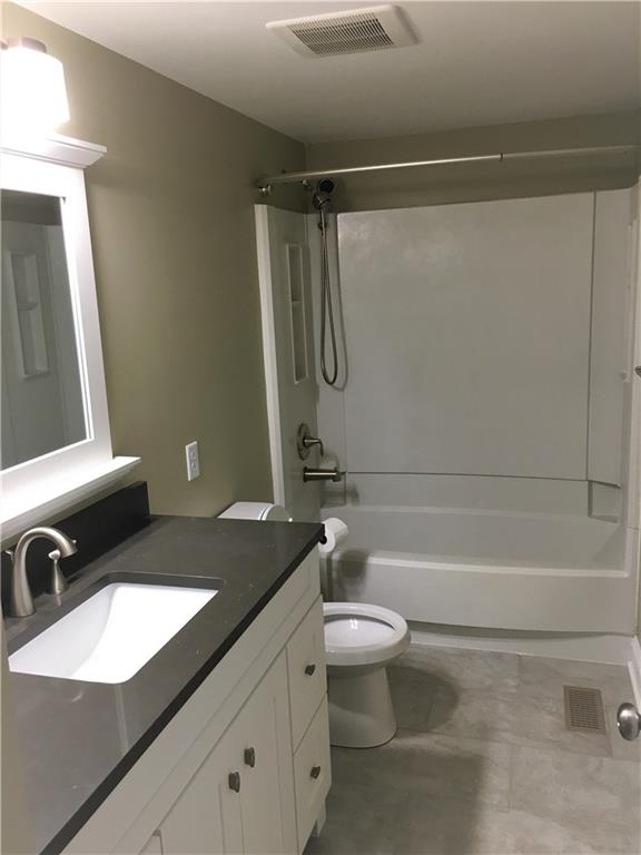184 Manor Road Wexford, PA 15090 - Photo 5 of 11 1 of the 3 bedrooms. Each offers the same style - all new flooring, paint, closet organizers, window blinds and ceiling light/fan, 6-panel doors, updated hardware.
