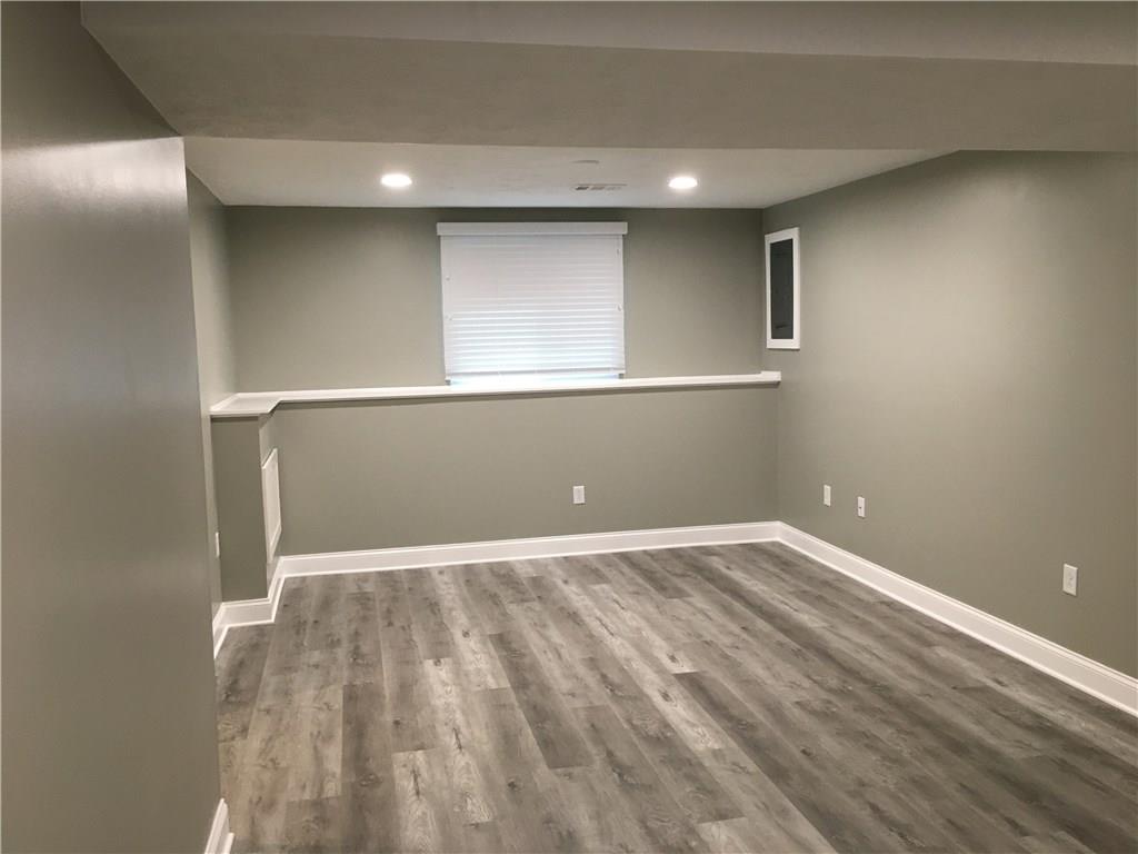 184 Manor Road Wexford, PA 15090 - Photo 6 of 11 Each of the 3 bedrooms has a generous sized closet with organizers, 2" slat window blinds, new carpeting, 6-panel doors, updated hardware/lighting/ceiling fan!