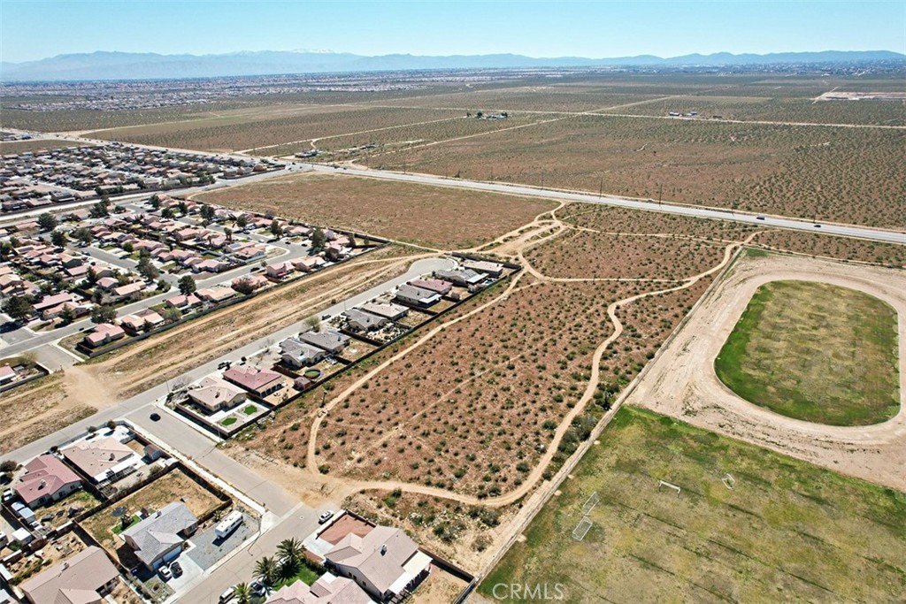 5 Palmdale Road Adelanto, CA 92301 - Photo 12 of 33