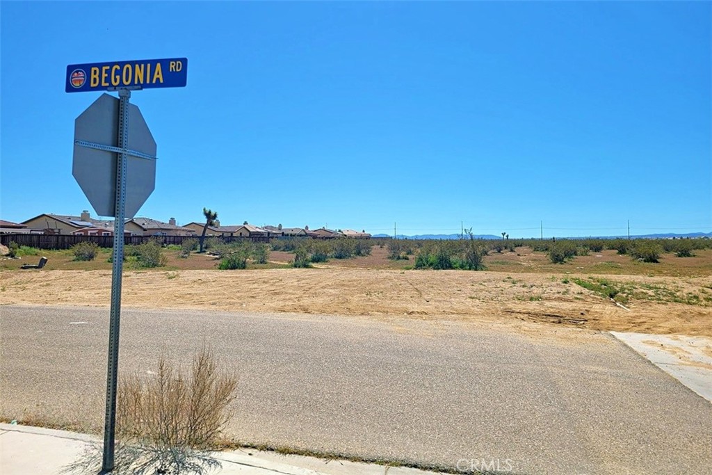 5 Palmdale Road Adelanto, CA 92301 - Photo 17 of 32