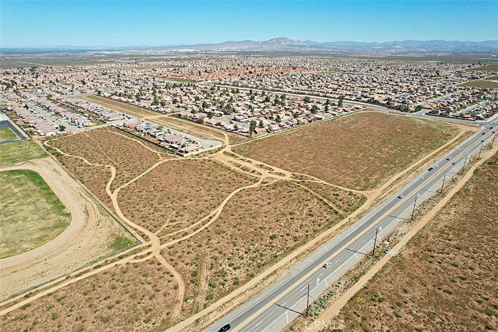 5 Palmdale Road Adelanto, CA 92301 - Photo 2 of 32