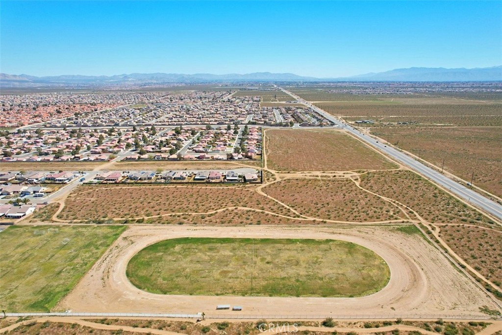 5 Palmdale Road Adelanto, CA 92301 - Photo 7 of 32