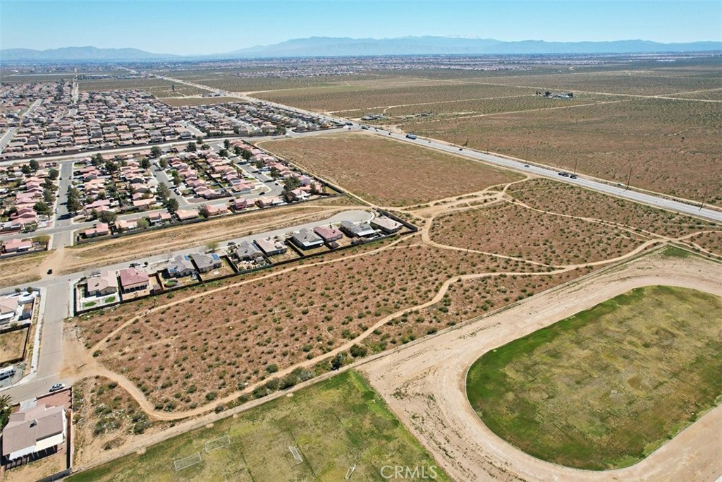 5 Palmdale Road Adelanto, CA 92301 - Photo 10 of 33