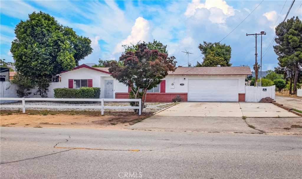 13555 3rd Street Yucaipa, CA 92399 - Photo 7 of 32