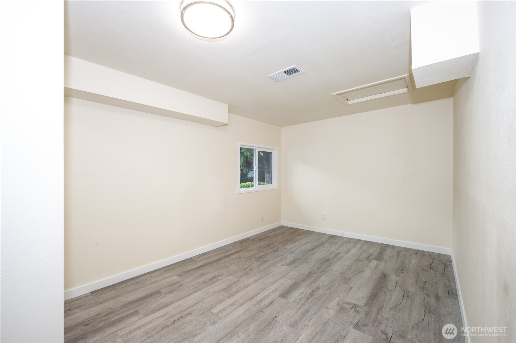 2009 North 154th Place Shoreline, WA 98133 - Photo 33 of 40