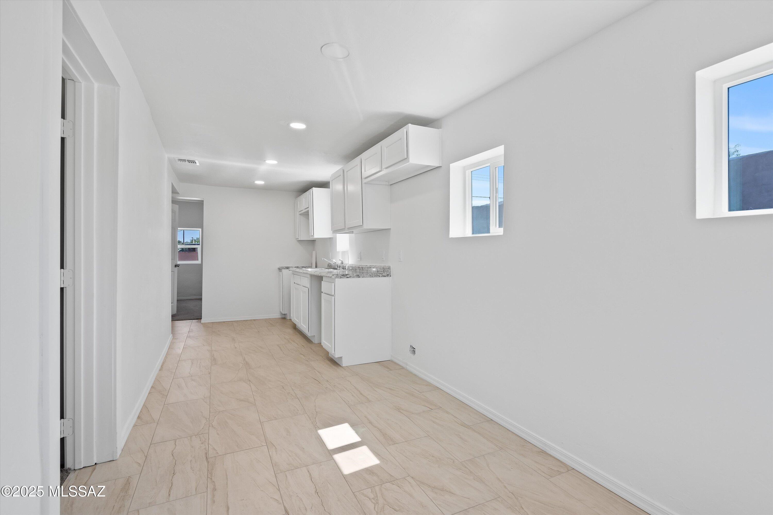 419 East Yavapai Road Tucson, AZ 85705 - Photo 7 of 17 Gallery Image 7