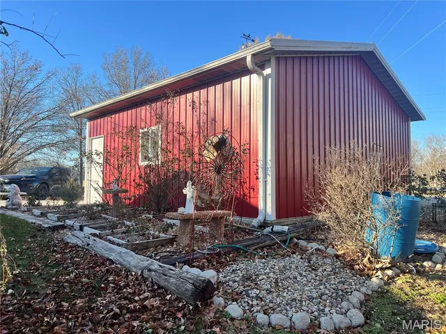 $275,000 | 694 East 2735th Avenue, Ramsey, IL 62080